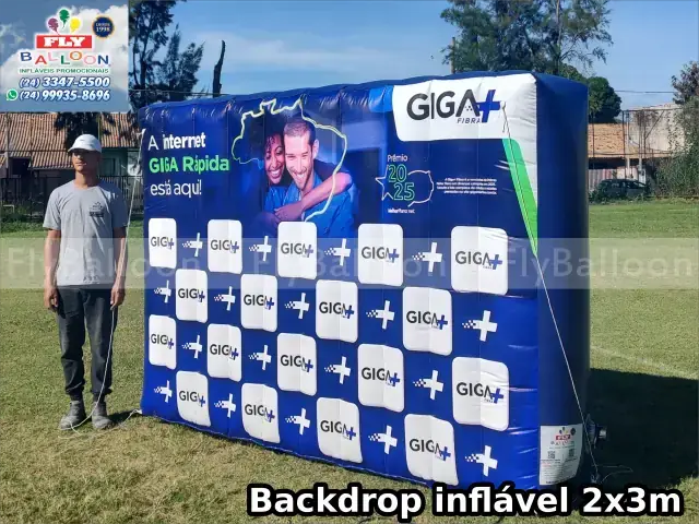 Painel backdrop inflável promocional Giga+ Internet, 2 x 3 m